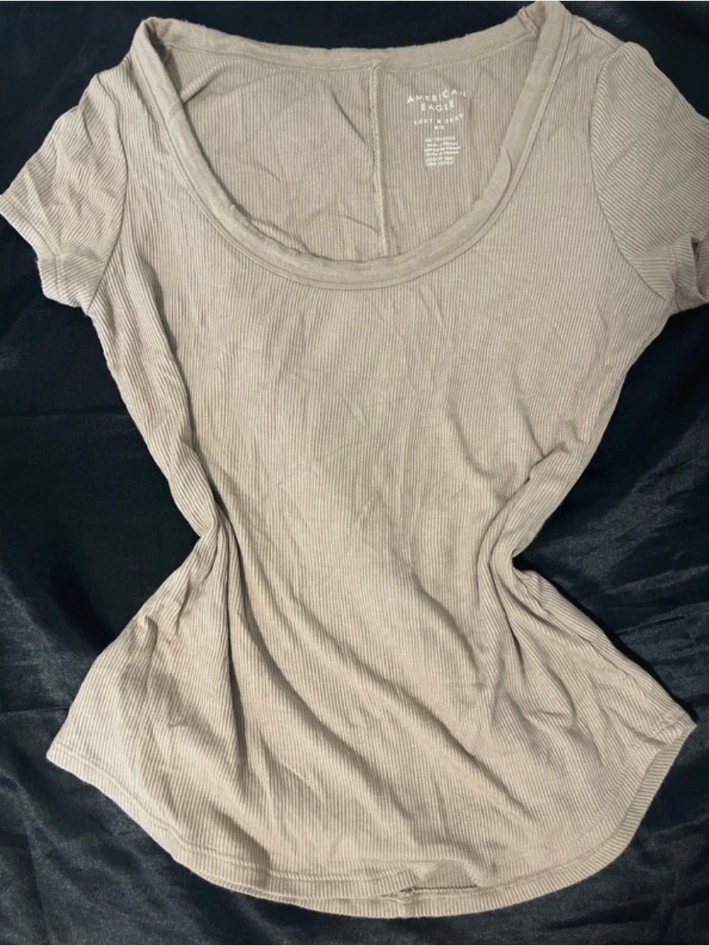 American Eagle Outfitters Short Sleeve Ribbed Scoop Neck Tee in Taupe